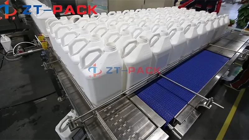 Línea de llenado, taponado y envasado de productos químicos de 5L